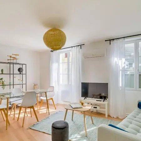 2 Bedroom In The Heart Of Marseille